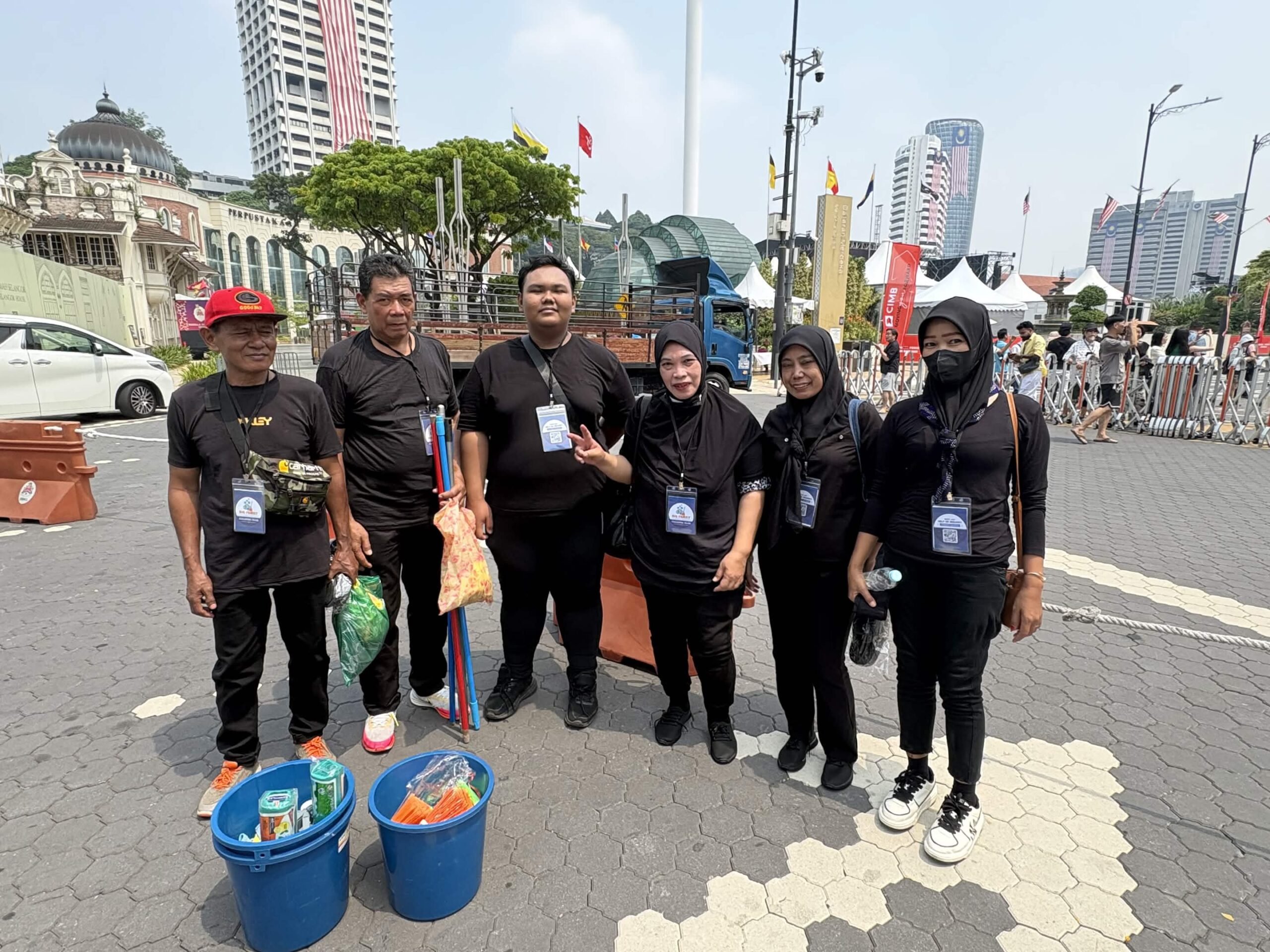Big Family Cleaning team at Dataran Merdeka
